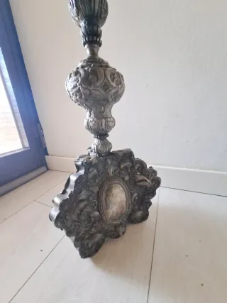 Antico candelabro chiesa lamina argento