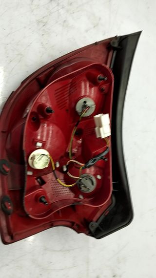 PILOTO TRASERO IZQUIERDO KIA CEED (5)