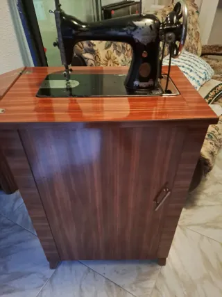 Máquina de coser Singer antigua