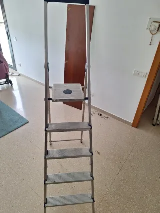 Escalera Plegable Aluminio y medidas alturas 1.80