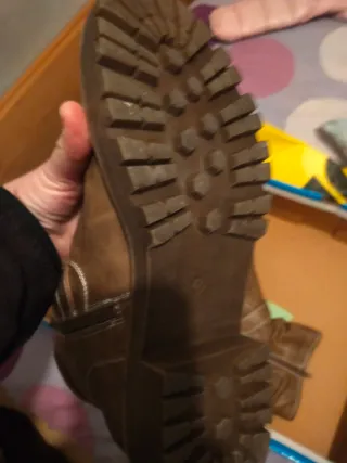 Botines marrones con cremallera