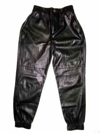 Pantalón de cuero Bershka ancho