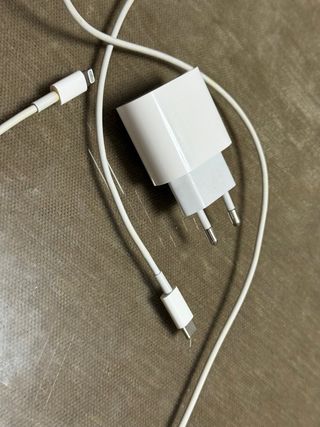 Cargador Apple 20W Original + Cable Lightning