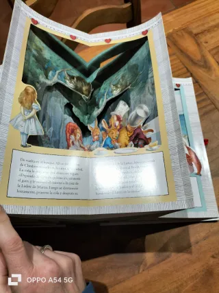 Alicia en el País de las Maravillas: Libro carr...