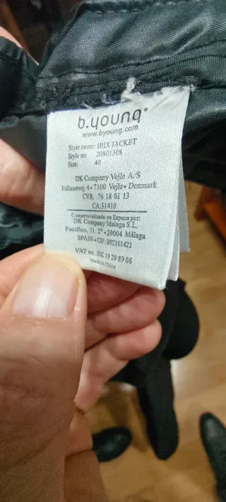 Chaqueta acolchada negra