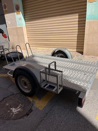 Remolque para 3 motos 1000€