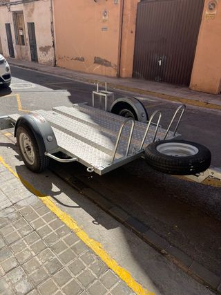 Remolque para 3 motos 1000€