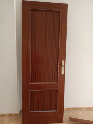 Puerta de madera interior 10 unds