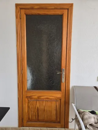 2 Puertas de madera con cristalera 73'5 x 201 cm