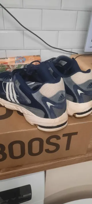 Adidas Response CL