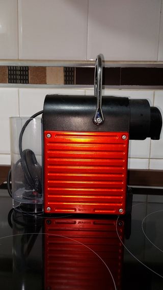 Cafetera Nespresso Krups Roja PARA PIEZAS