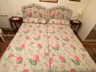 Conjunto 2 camas, 2 mesillas y cómoda