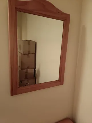 Espejo de madera con marco