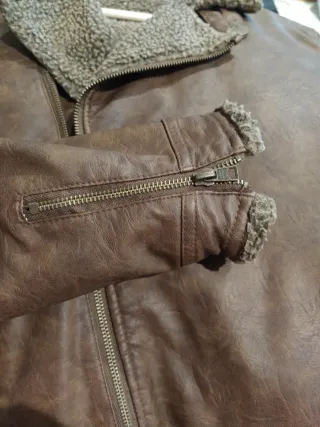 Cazadora polipiel marrón hombre