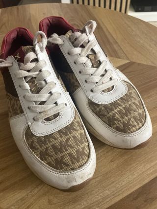 Zapatillas Michael Kors Beige y Blanco