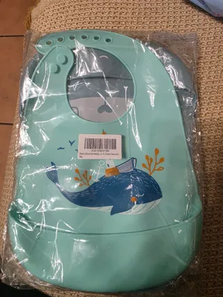 Pack 2 Baberos Silicona Ballena Azul