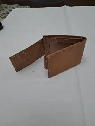 Cartera de piel Real Madrid grabada