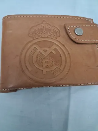 Cartera de piel Real Madrid grabada
