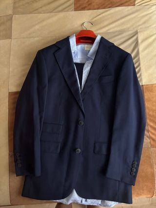 Traje de niño azul talla M