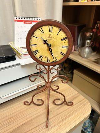 Reloj de mesa decorativo vintage