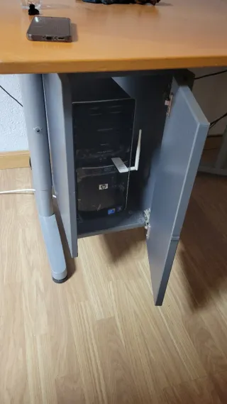 Mesa de oficina modular con cajonera