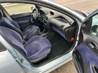 Peugeot 206 2004