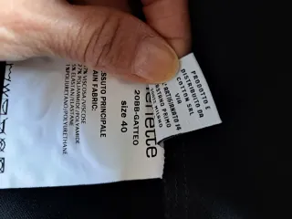 Gonna nera in tessuto simile ad ecopelle - tg. S