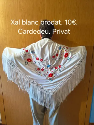 Disfraces: guantes satinados, chal, collar, danza