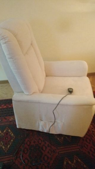 Sillón reclinable eléctrico beige