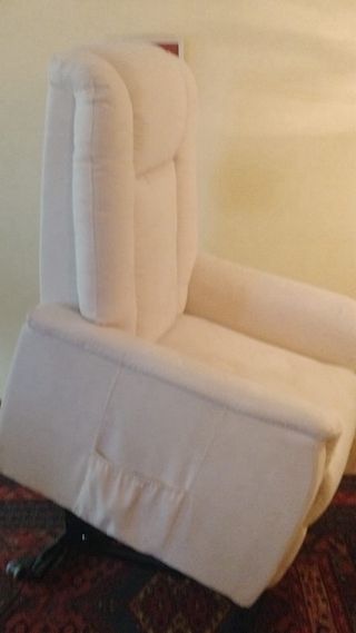 Sillón reclinable eléctrico beige