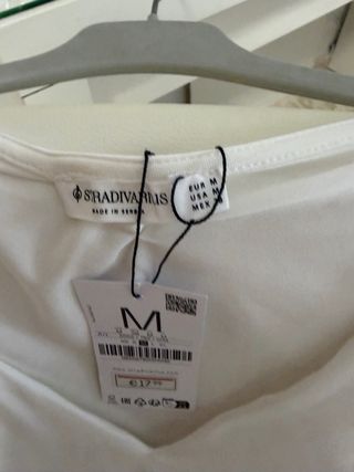 Body escote pico Stradivarius Talla M