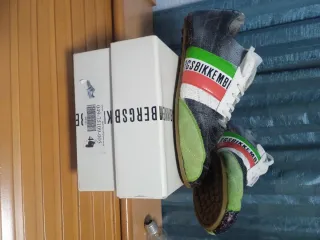 TALLA 44.BIKKEMBERGS. Zapatillas Pintadas Y LaCada