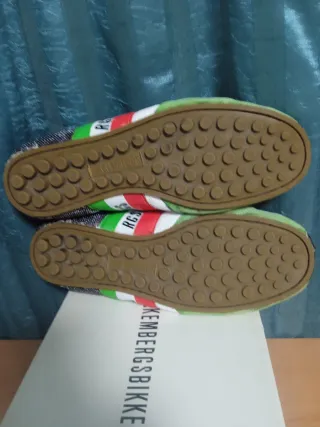 TALLA 44.BIKKEMBERGS. Zapatillas Pintadas Y LaCada