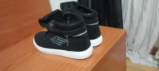 Tenis Unisex Negro y Blanco