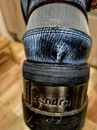 Botas Sendra azules y negras