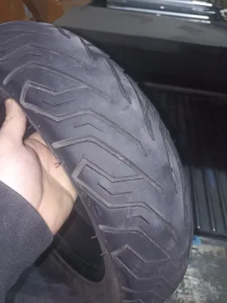 Rueda Michelin 130-70-12 CITY GRIP 2 con dibujo