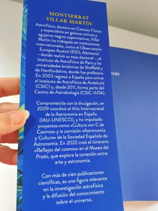 Mirar los cielos: Una historia del cosmos a tra...