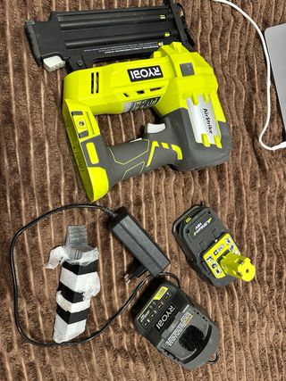 Clavadora Ryobi 18V ONE+ AirStrike 18G