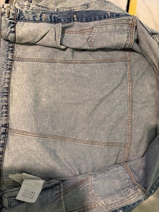 Chaqueta vaquera desgastada
