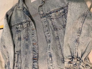 Chaqueta vaquera desgastada