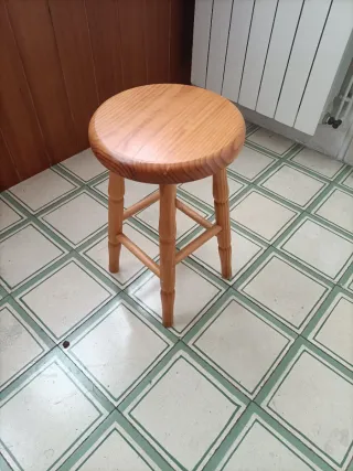 Taburete de madera