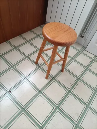 Taburete de madera