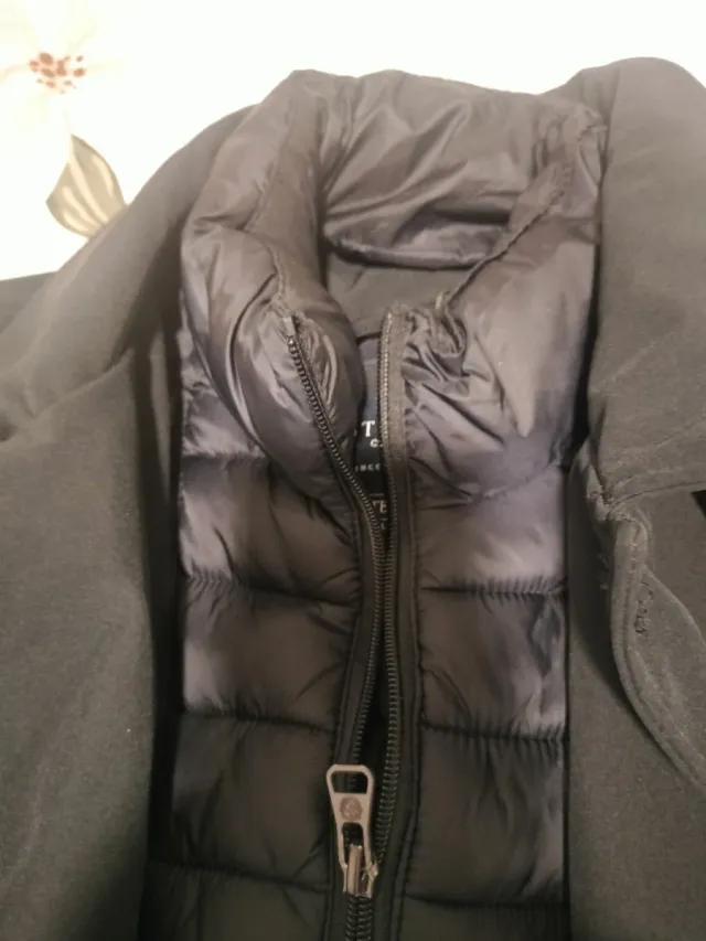 Abrigo de hombre color negro