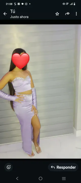 Vestido lila largo con abertura