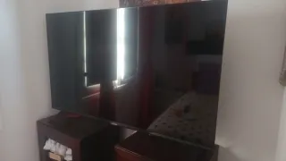 Televisor Negro smart tv 65 pulgadas