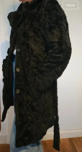 Abrigo de pelo negro