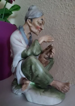 Figura cerámica vintage anciana
