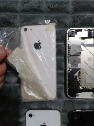 Lote 4 iPhones para reparar o piezas