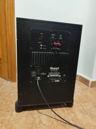 Subwoofers Labtec LCS-2414 y Magnat Alpha RS 12