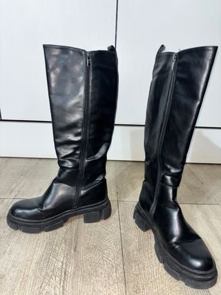 Stivali neri alti